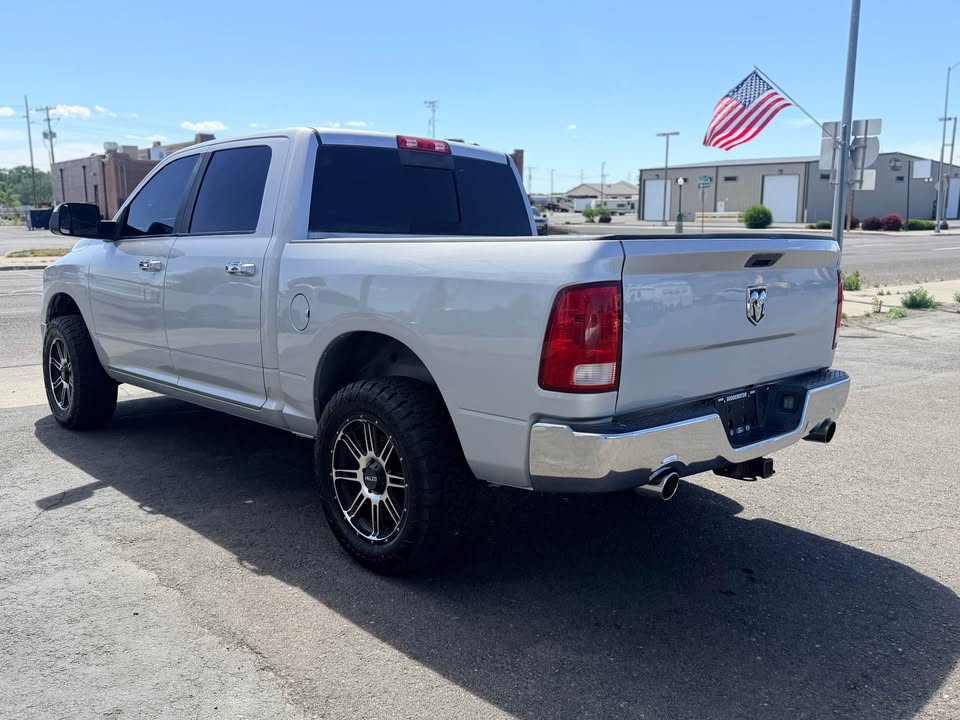 2011 Dodge ram 1500 crew cab SLT Pickup 4D 5 1/2 ft