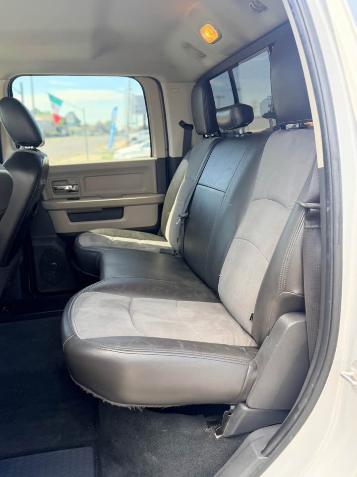 
								2011 Dodge ram 1500 crew cab SLT Pickup 4D 5 1/2 ft full									