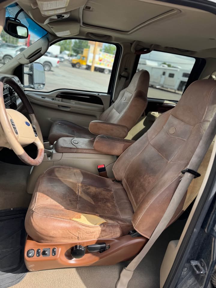 
								2005 Ford f350 super duty crew cab King Ranch Pickup 4D 8 ft full									