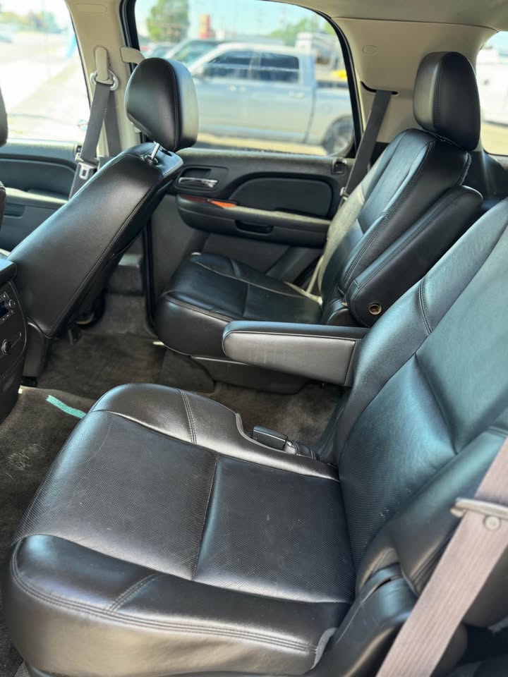 
								2012 Chevrolet tahoe LTZ Sport Utility 4D full									