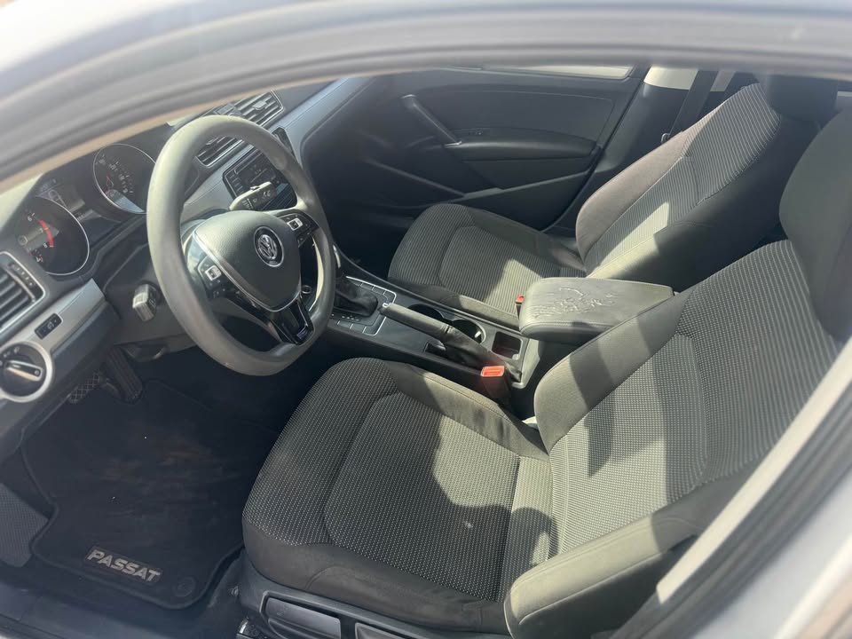 
								2016 Volkswagen passat 1.8T S Sedan 4D full									