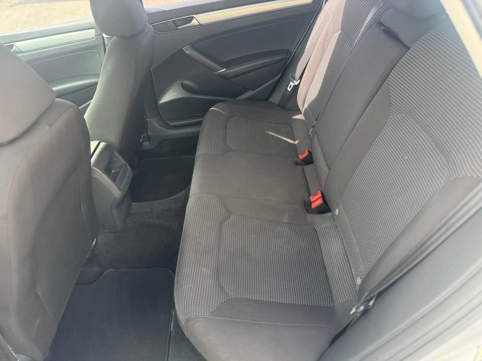 
								2016 Volkswagen passat 1.8T S Sedan 4D full									