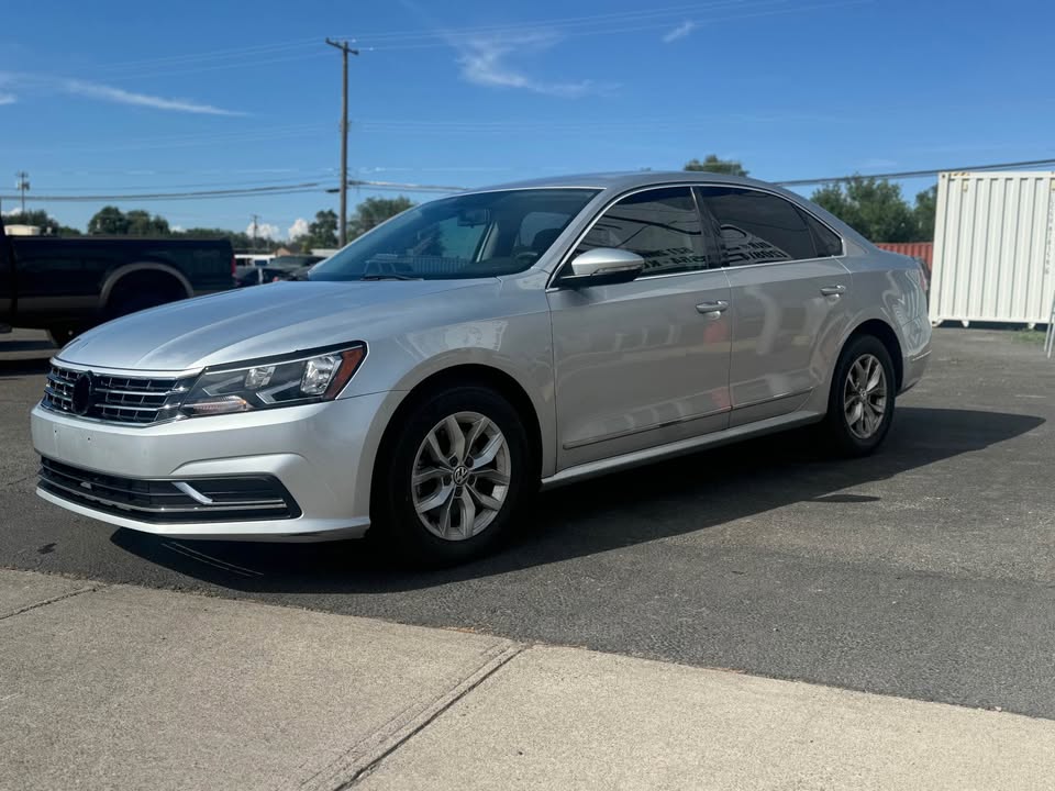 2016 Volkswagen passat 1.8T S Sedan 4D