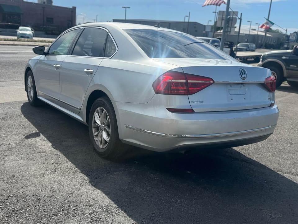 2016 Volkswagen passat 1.8T S Sedan 4D