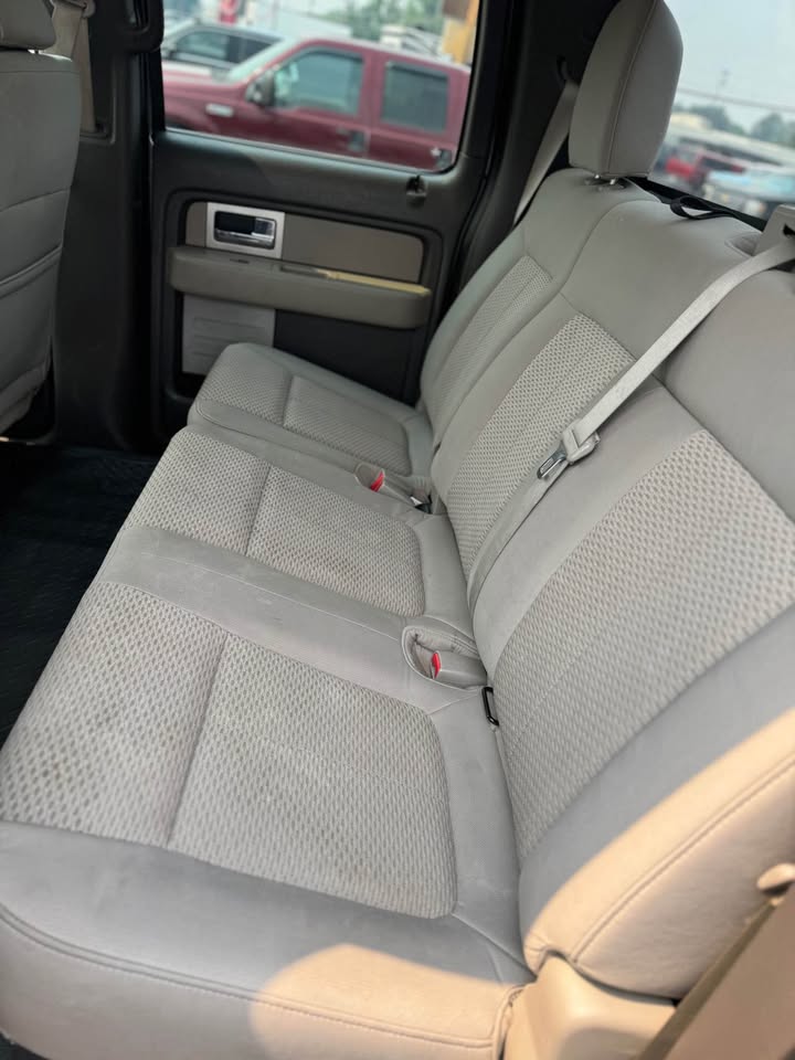 
								2011 Ford f150 supercrew cab XLT Pickup 4D 6 1/2 ft full									