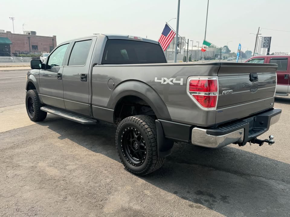 2011 Ford f150 supercrew cab XLT Pickup 4D 6 1/2 ft